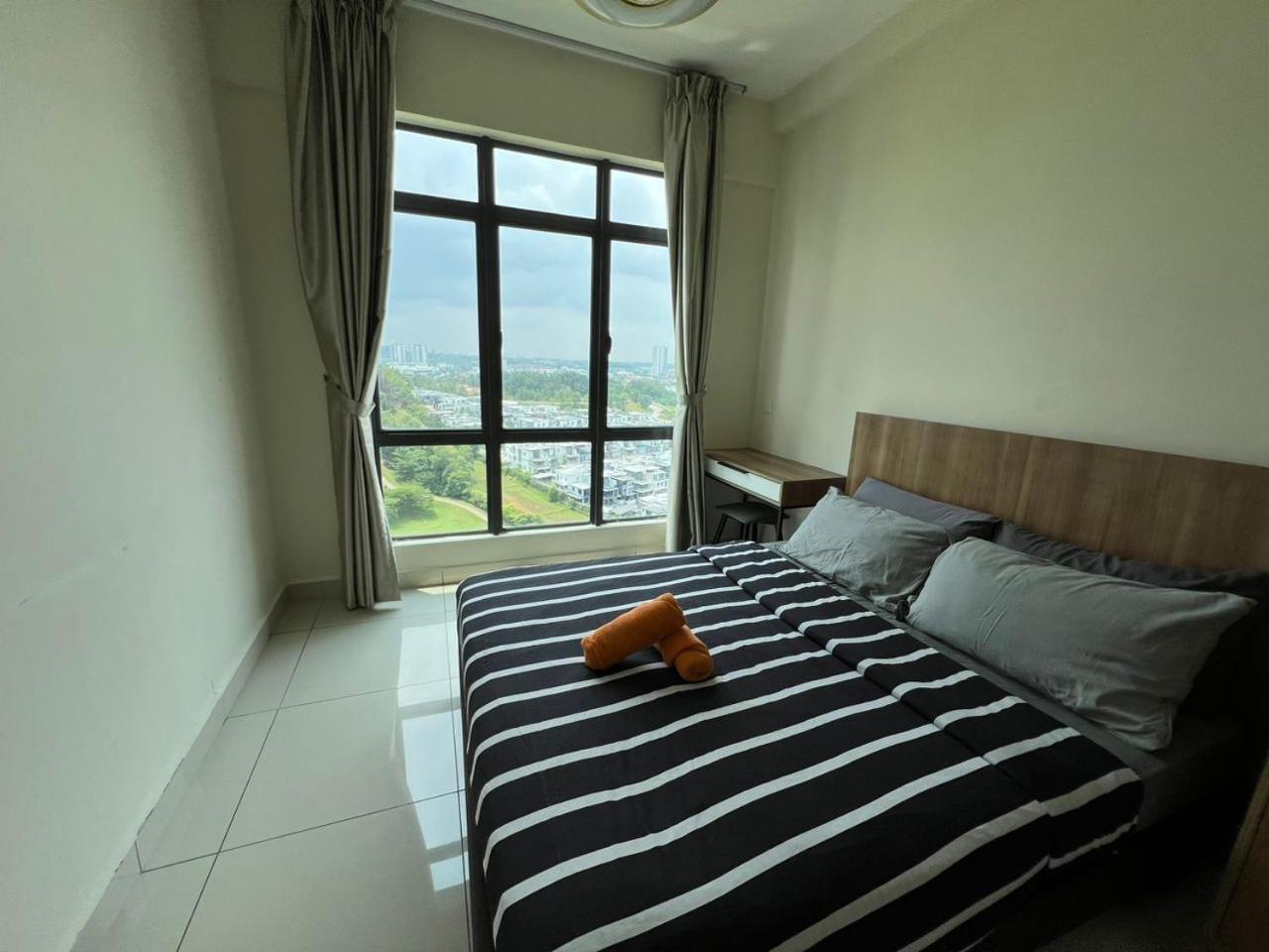 Arc Austin Hill Apartment Johor Bahru Rum bild